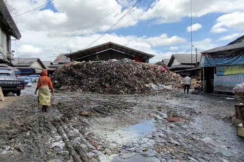 Ultimatum Menteri Hanif: Sampah di BP3 Caringin harus tuntas 2 minggu