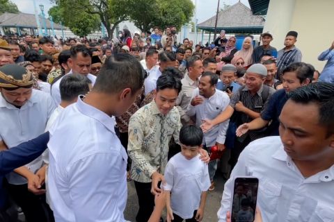 Usai Jumatan, Gibran sampaikan pesan untuk Keraton dan Kota Solo