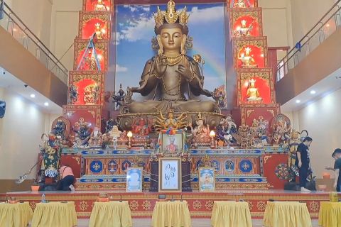 Vihara Satya Buddha Medan bersihkan patung suci jelang Imlek 2577
