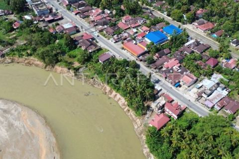 Erosi sungai ancam jalan nasional Padang - Bukittinggi