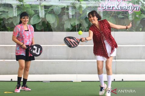 Serunya padel berkebaya di Jakarta