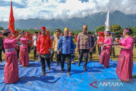 Upacara adat Mosehe Wonua di Routa Konawe