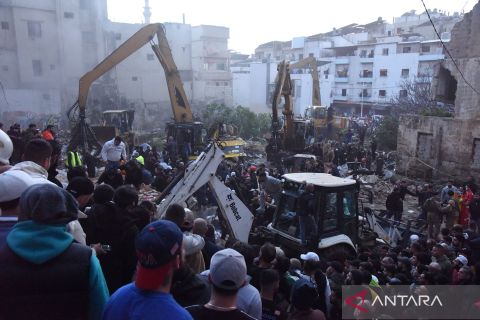 Dua bangunan perumahan di Tripoli mendadak runtuh, lima orang dilaporkan tewas