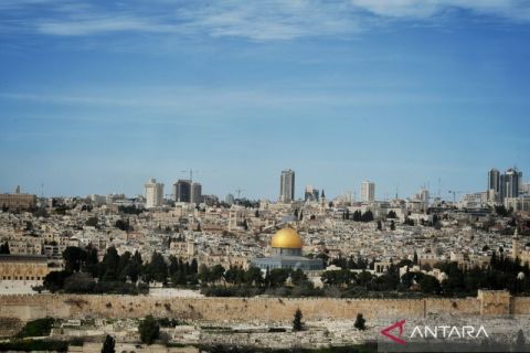 Mengunjungi  Al Quds salah satu kota tertua di dunia