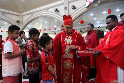 Gereja katolik di Kupang gelar Misa Tahun Baru Imlek