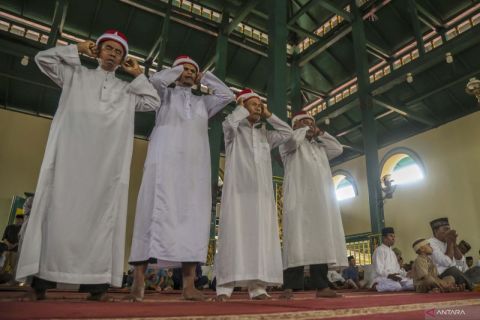 Tradisi unik sebelum shalat Jumat di Masjid Kesultanan Ternate