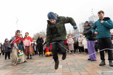 Sambut musim semi, warga Vladivostok gelar Festival Maslenitsa