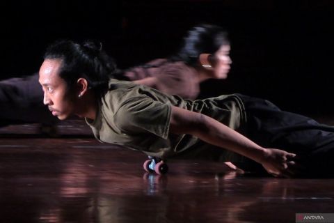 Pertunjukan seni teater modern realitas kehidupan di Bali