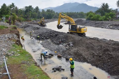 Bangkit Sumatera: Pemasangan batu bronjong sungai Batang Air Dingin