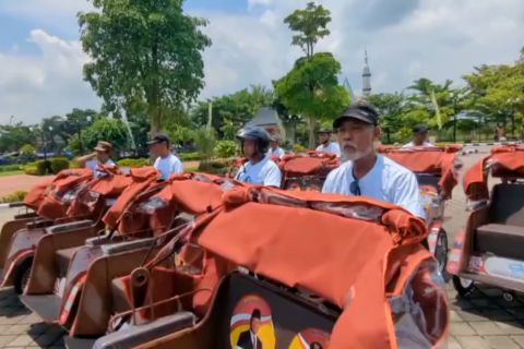 400 tukang becak Madiun terima becak listrik, setengahnya untuk wisata