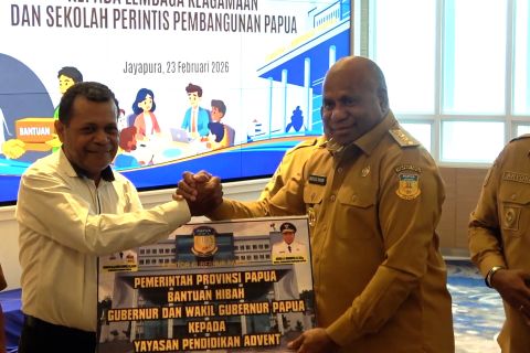Pemprov Papua salurkan Rp5,75 miliar untuk 9 lembaga keagamaan