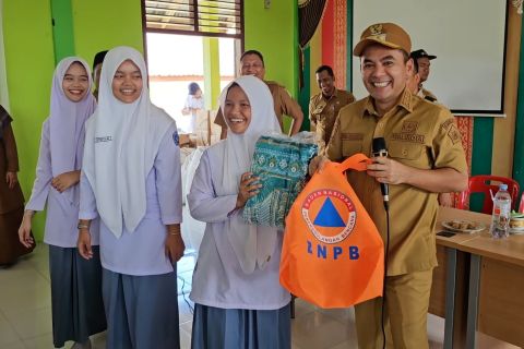 Reaksi Wali Kota Lhokseumawe saat pelajar antusias terima bantuan BNPB