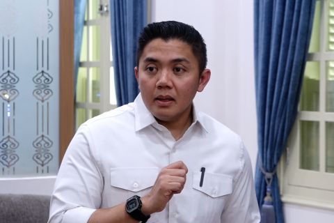 Seskab Teddy tegaskan MBG tak pangkas program dan anggaran pendidikan