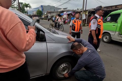 Dishub Kota Bogor tindak 200 kendaraan parkir liar