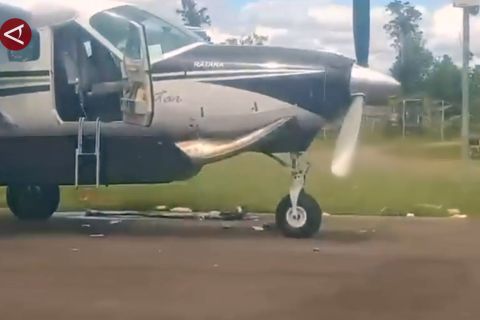 Pesawat Smart Air ditembak, 2 pilot tewas saat hendak selamatkan diri