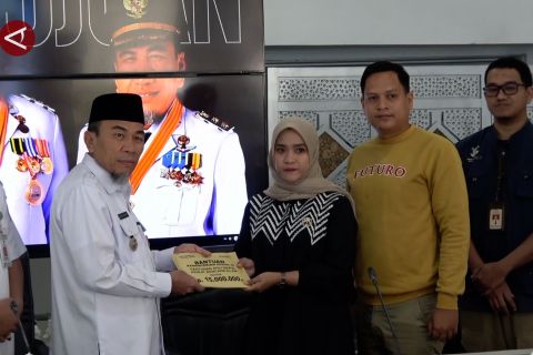 11 ahli waris korban bencana banjir di Padang terima santunan