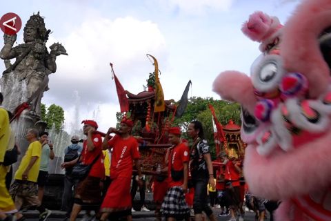 Parade Barongsai dan Liong warnai Festival Harmoni Imlek di Denpasar