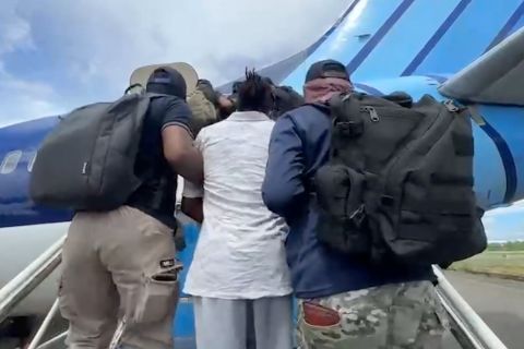 Satgas Ops Damai Cartenz pindahkan 3 KKB Yahukimo ke Polda Papua