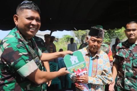 TNI bangun rumah layak huni untuk pasangan lansia di Pidie