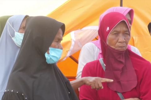 Tersisa 105.9842 orang, tak semua pengungsi Sumatera pindah ke huntara