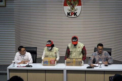 KPK tahan tiga tersangka korupsi restitusi pajak KPP Madya Banjarmasin