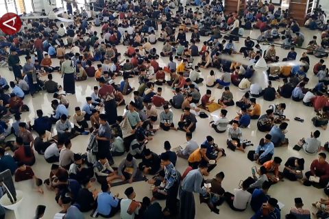 Tradisi tadarus melingkar warnai kebersamaan di Pesantren Medan