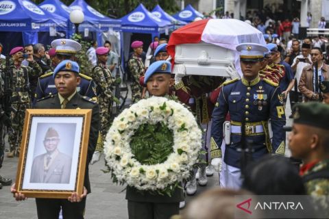 Panglima TNI pimpin upacara penyerahan jenazah Try Sutrisno ke negara