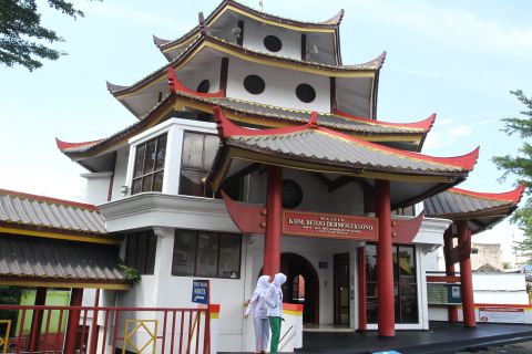 Masjid bergaya arsitektur menyerupai pagoda di Malang