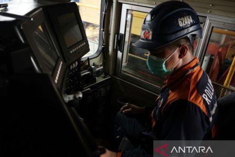 Perawatan lokomotif dan gerbong kereta jelang arus mudik Lebaran 2026