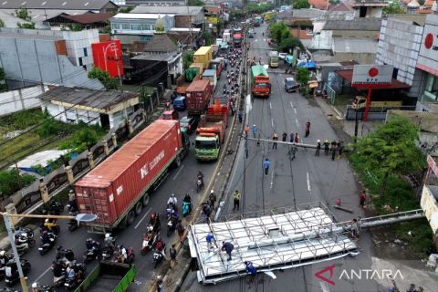 Angin puting beliung terjang Sidoarjo