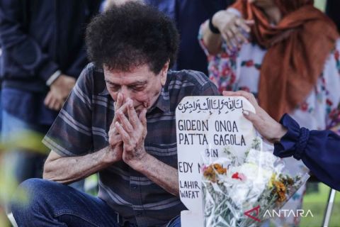 Basis grup musik God Bless Donny Fattah meninggal karena sakit