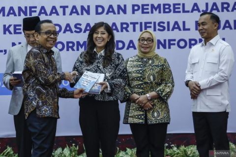 Penandatanganan SKB tujuh menteri tentang pemanfatan teknologi digital dan AI