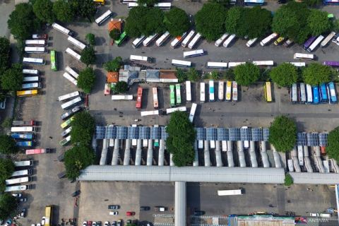 Arus mudik lebaran di Terminal Purabaya