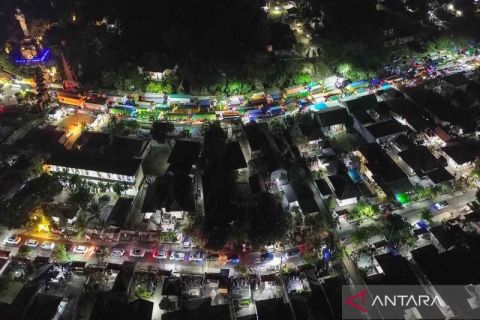 Kemacetan jalan di Pelabuhan Gilimanuk capai 25 kilometer