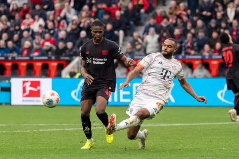 Bayer Leverkusen vs Bayern Muenchen 1-1: Drama 2 Kartu Merah dan Gol Dianulir VAR!