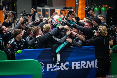 Potret kemenangan Kimi Antonelli dalam balap F1 GP China 2026