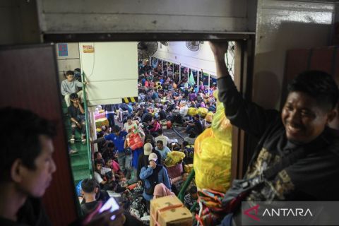 Arus mudik kapal laut di Pelabuhan Samarinda