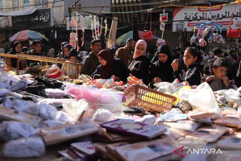 Dalam situasi sulit, pasar di Gaza ramai menjelang Idul Fitri 1447 H