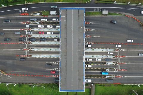 Arus mudik di tol Warugunung Surabaya