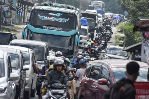 Puncak arus mudik Lebaran di jalur Gentong, Tasikmalaya