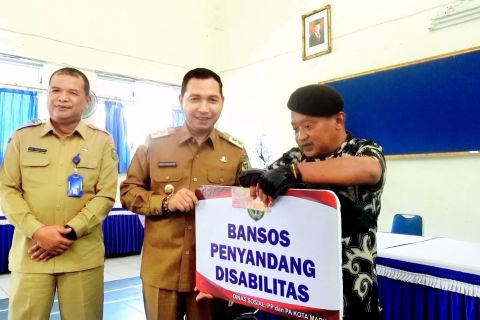 308 Lansia dan disabilitas di Madiun terima bansos jelang Lebaran