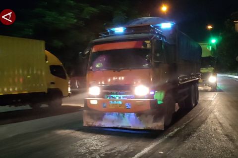 Jelang pembatasan truk, exit tol Cilegon Timur dipadati kendaraan