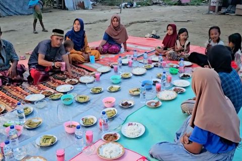 Meugang di Sijudo hangatkan kebersamaan sambut Lebaran pascabanjir
