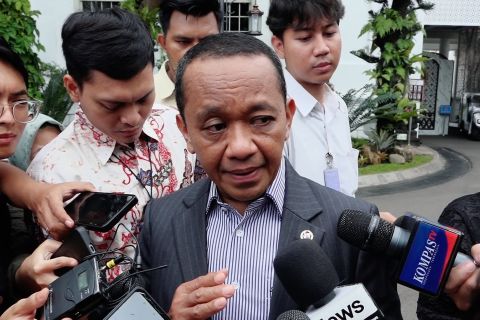 Pemerintah bakal kebut pembangunan PLTS dan PLTP untuk gantikan PLTD