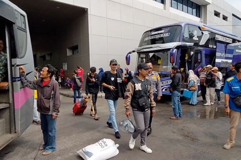 Arus balik, Terminal Purboyo Madiun berangkatkan 54.894 pemilir