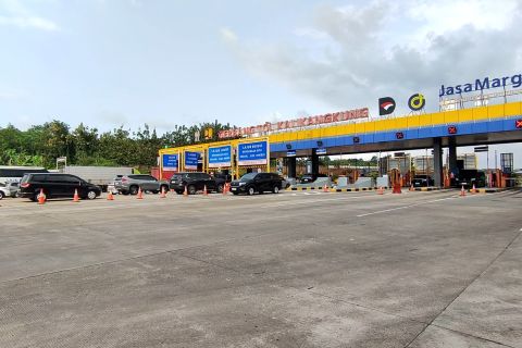 Arus mudik di GT Kalikangkung mulai meningkat, gardu exit ditambah