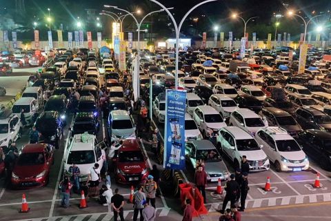 ASDP tekan antrean kendaraan di Pelabuhan Merak maksimal 3 jam