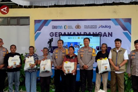 Polda NTT dan Bulog gelar Gerakan Pangan Murah Polri