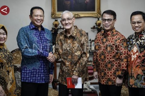 Wapres ke-6 RI Try Sutrisno Tutup Usia