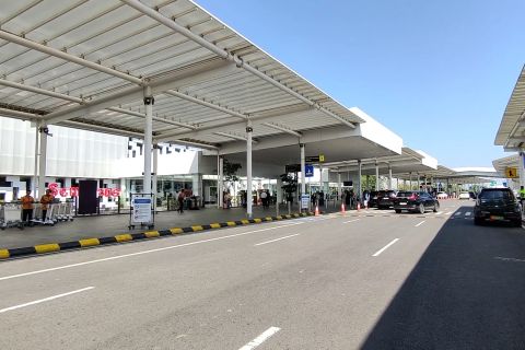 Bandara Ahmad Yani waspadai gangguan penerbangan akibat cuaca buruk